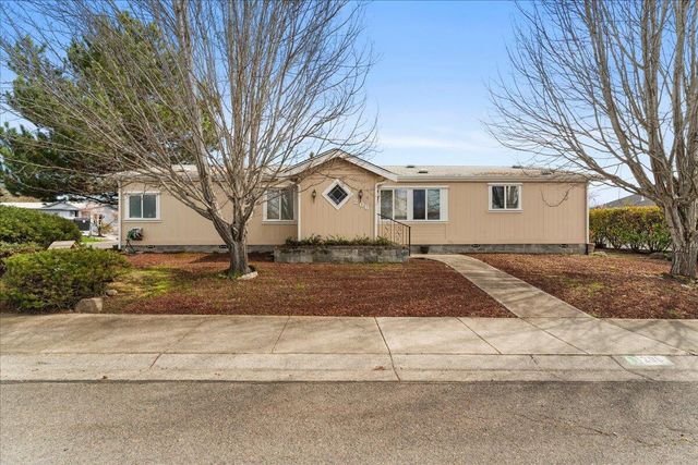 206 Eagle View Drive, Eagle Point, OR 97524