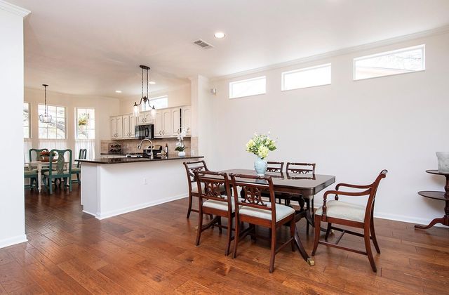 290 Whispering Wind DR, Georgetown, TX 78633