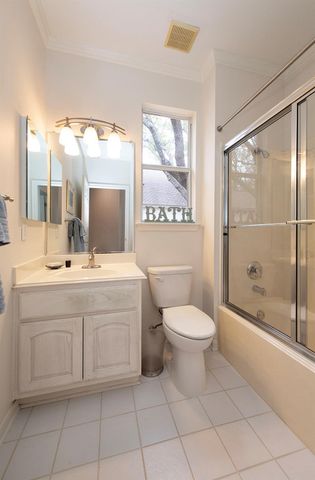 290 Whispering Wind DR, Georgetown, TX 78633