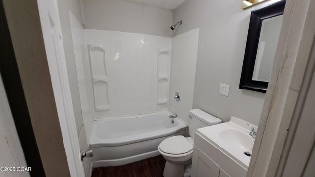 1302 S Iowa Avenue, Joplin, MO 64801