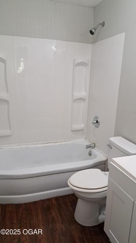 1302 S Iowa Avenue, Joplin, MO 64801