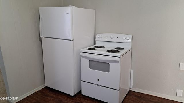 1302 S Iowa Avenue, Joplin, MO 64801