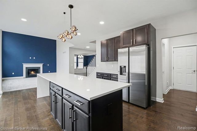 4817 W Stonegate Circle, Lake Orion, MI 48359