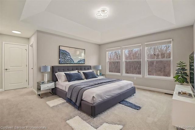 4817 W Stonegate Circle, Lake Orion, MI 48359