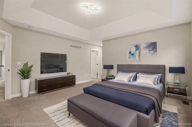 4817 W Stonegate Circle, Lake Orion, MI 48359