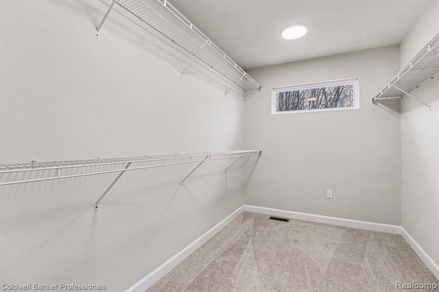 4817 W Stonegate Circle, Lake Orion, MI 48359