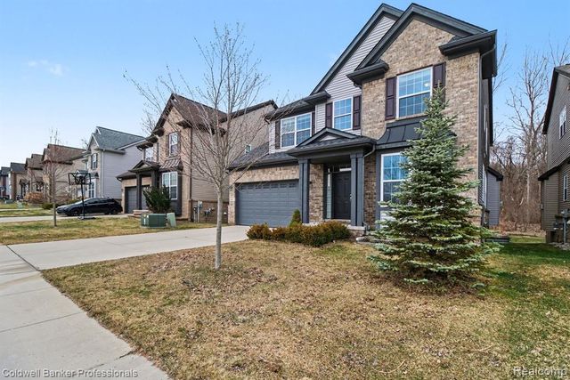 4817 W Stonegate Circle, Lake Orion, MI 48359