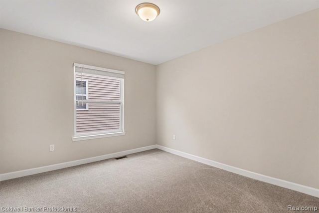 4817 W Stonegate Circle, Lake Orion, MI 48359