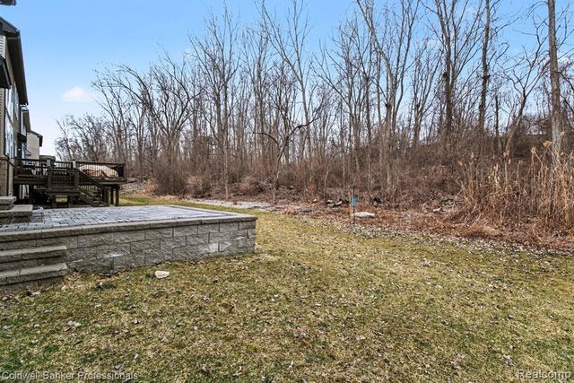 4817 W Stonegate Circle, Lake Orion, MI 48359