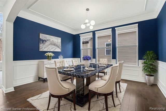 4817 W Stonegate Circle, Lake Orion, MI 48359