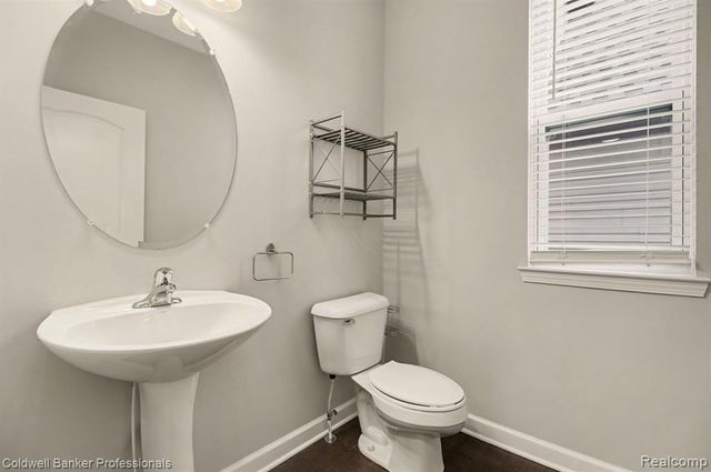 4817 W Stonegate Circle, Lake Orion, MI 48359