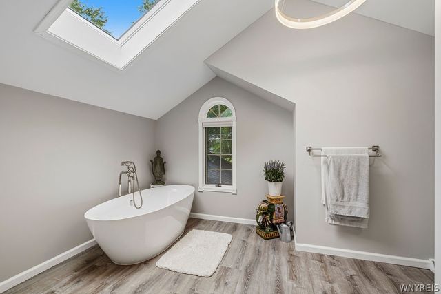 8660 Griffon Avenue, Niagara Falls, NY 14304
