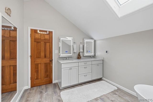 8660 Griffon Avenue, Niagara Falls, NY 14304