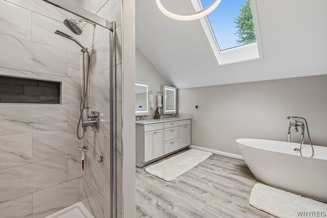 8660 Griffon Avenue, Niagara Falls, NY 14304
