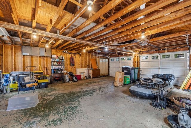 8660 Griffon Avenue, Niagara Falls, NY 14304