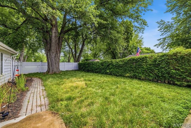 8660 Griffon Avenue, Niagara Falls, NY 14304