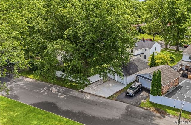 8660 Griffon Avenue, Niagara Falls, NY 14304