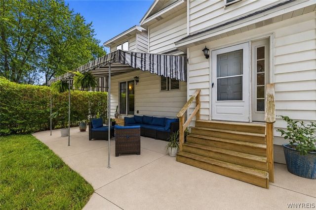 8660 Griffon Avenue, Niagara Falls, NY 14304