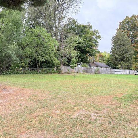 411 N Higbee Street, Reed City, MI 49677