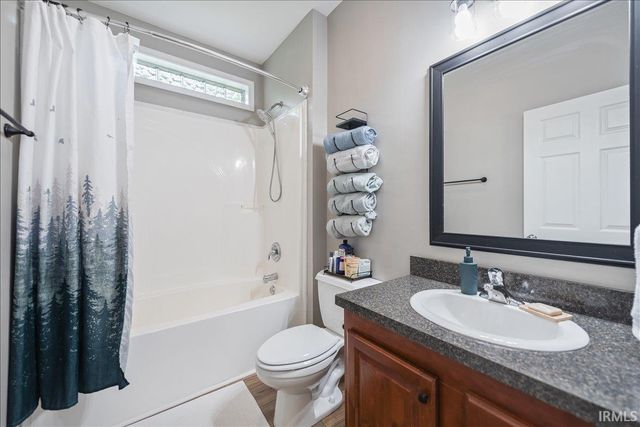 7021 W Alfred Lane, Ellettsville, IN 47429