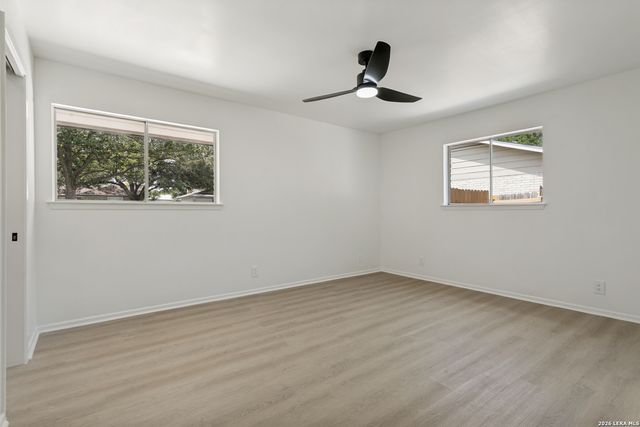 108 PATRICK HENRY DR, Schertz, TX 78154