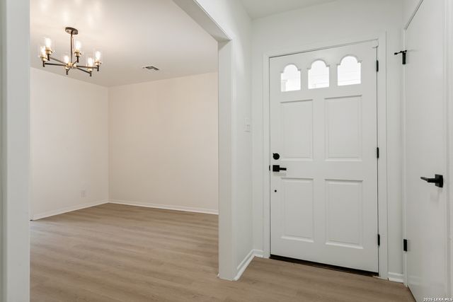108 PATRICK HENRY DR, Schertz, TX 78154