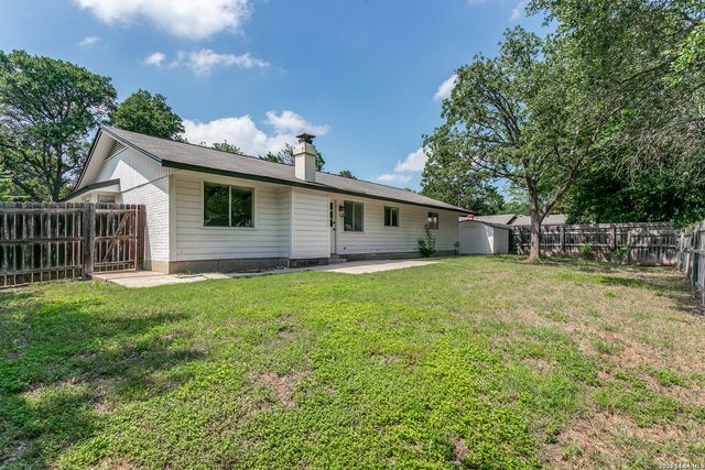 108 PATRICK HENRY DR, Schertz, TX 78154