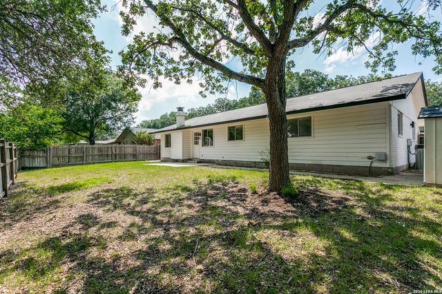 108 PATRICK HENRY DR, Schertz, TX 78154