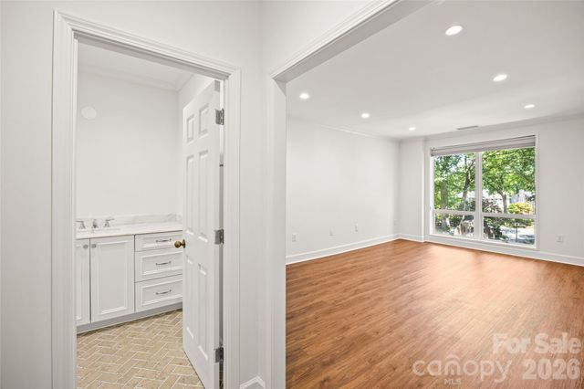 922 Cherokee Road, Charlotte, NC 28207