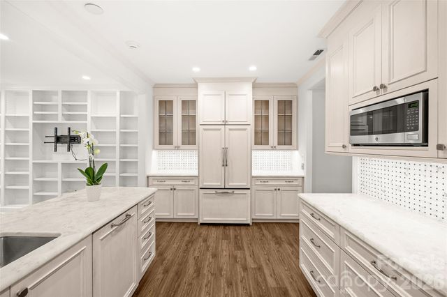 922 Cherokee Road, Charlotte, NC 28207