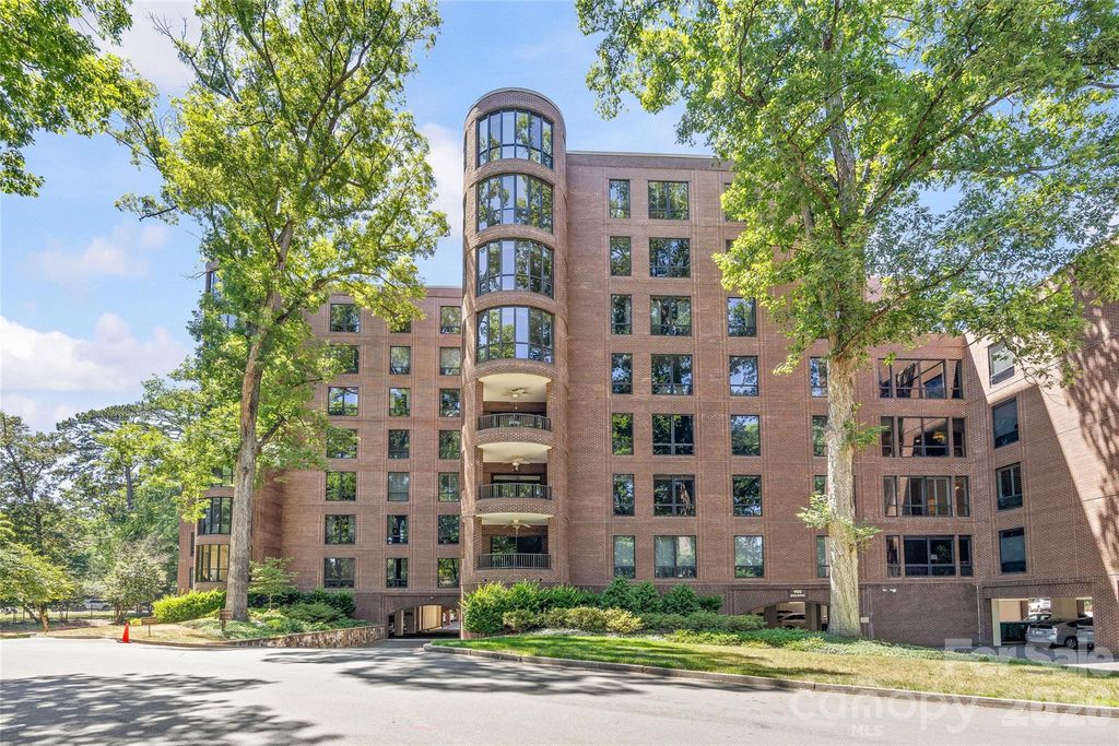 922 Cherokee Road, Charlotte, NC 28207