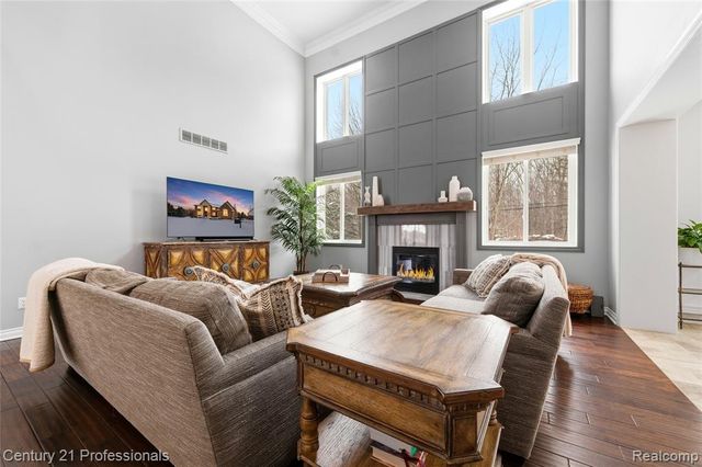 6024 Harbor Court, Washington, MI 48094