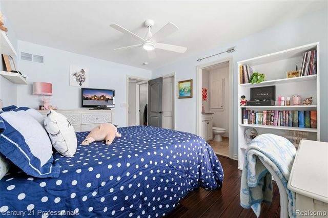 6024 Harbor Court, Washington, MI 48094