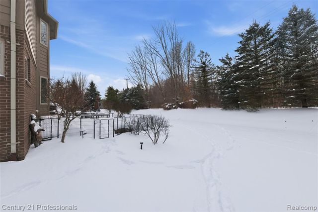 6024 Harbor Court, Washington, MI 48094