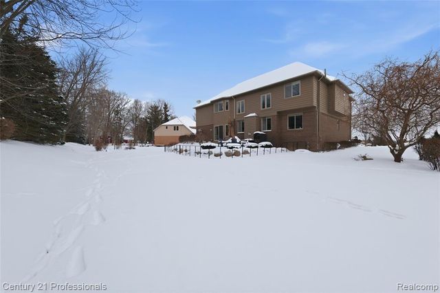 6024 Harbor Court, Washington, MI 48094