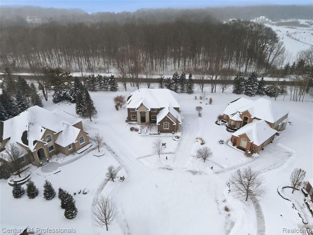 6024 Harbor Court, Washington, MI 48094