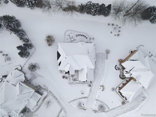 6024 Harbor Court, Washington, MI 48094