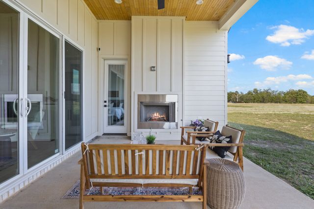 126 Private Road 2712, Mt Pleasant, TX 75455
