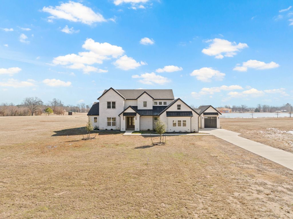 126 Private Road 2712, Mt Pleasant, TX 75455