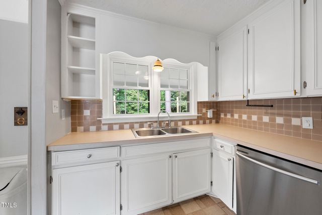 2510 Springhill Avenue, Raleigh, NC 27603
