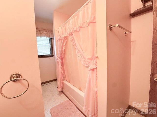2008 Deep Woods Drive, Hendersonville, NC 28739