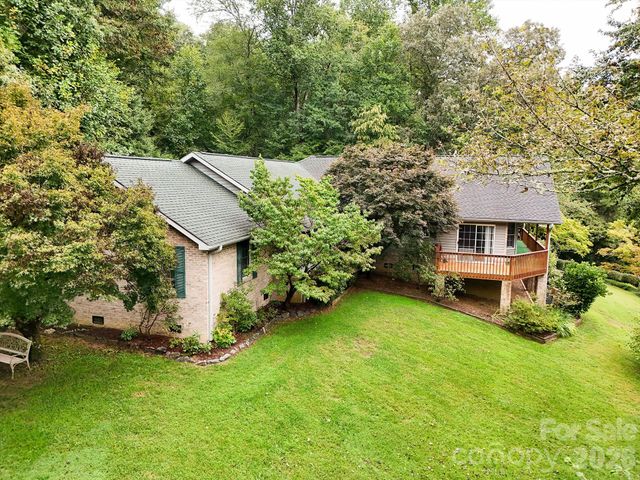 2008 Deep Woods Drive, Hendersonville, NC 28739