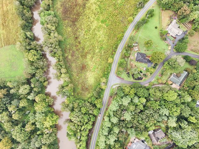 2008 Deep Woods Drive, Hendersonville, NC 28739