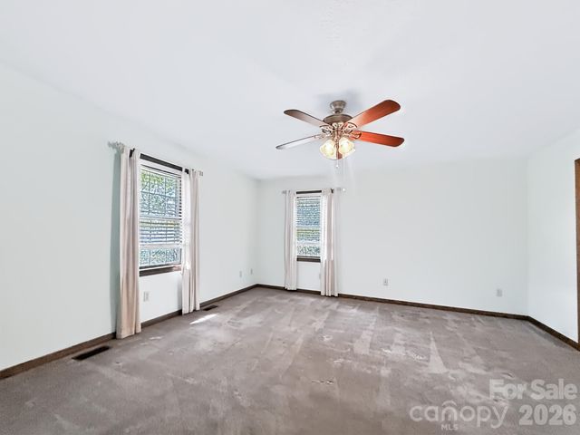 2008 Deep Woods Drive, Hendersonville, NC 28739