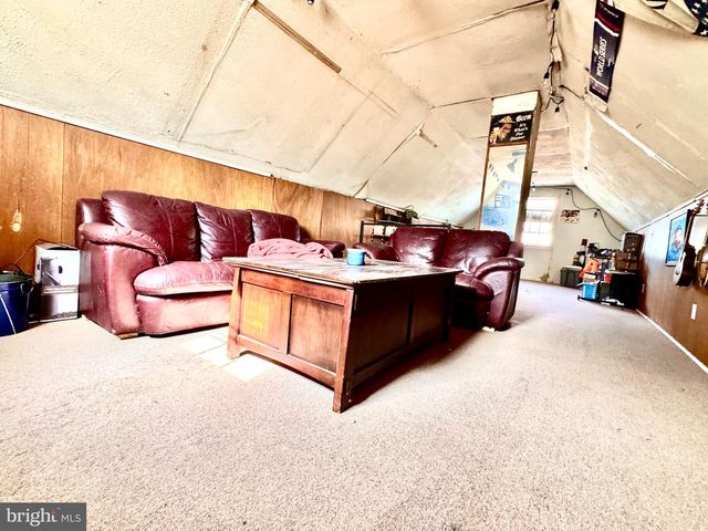 6 JAMES RD, Hatboro, PA 19040