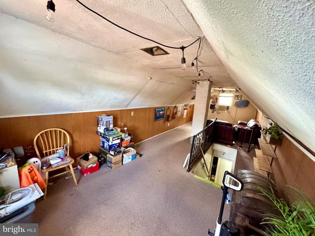 6 JAMES RD, Hatboro, PA 19040