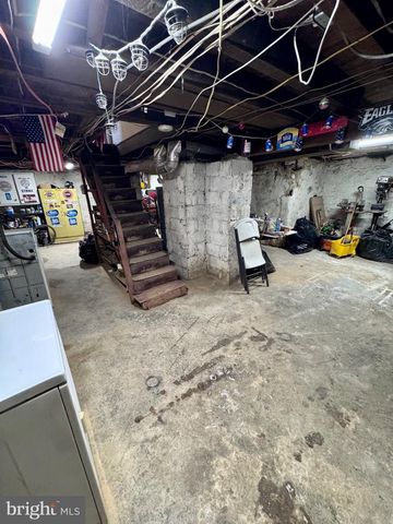 6 JAMES RD, Hatboro, PA 19040