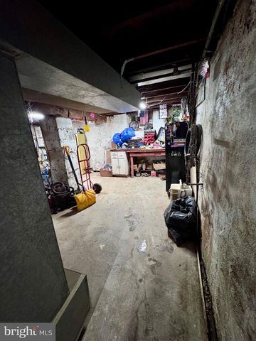 6 JAMES RD, Hatboro, PA 19040