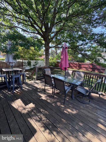 6 JAMES RD, Hatboro, PA 19040