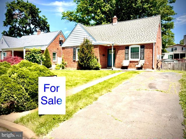 6 JAMES RD, Hatboro, PA 19040